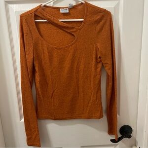 Noisy May Rust Asymmetric Cutout Ribbed Long Sleeve Top